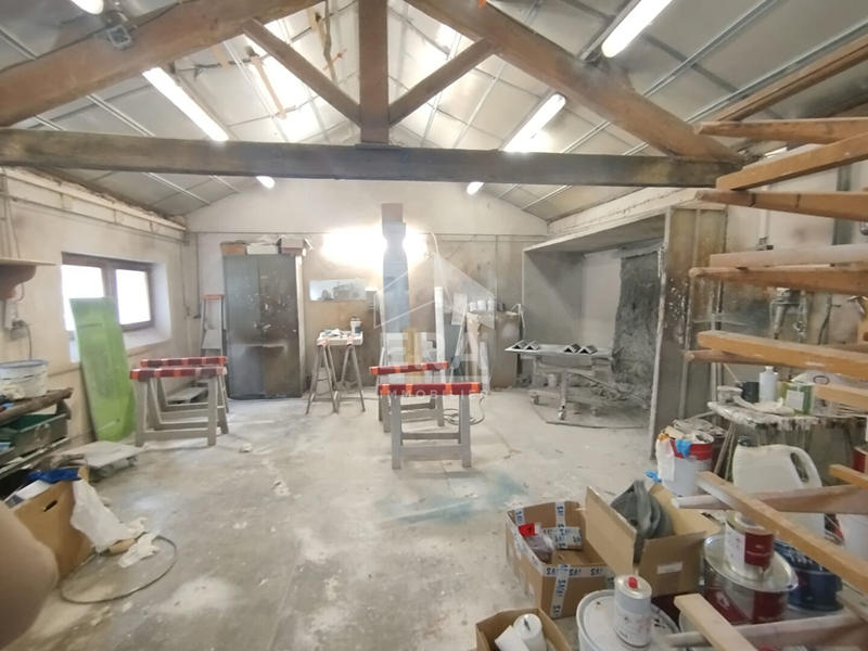 Local commercial - 1 815 m²