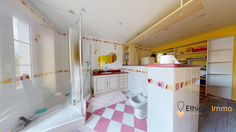 Maison - 314 m² - 10 pièces