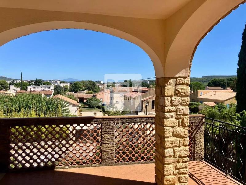 Villa - 228 m² - 10 pièces