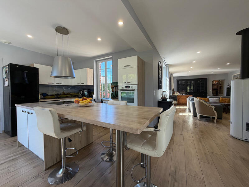 Maison - 164 m² - 5 pièces