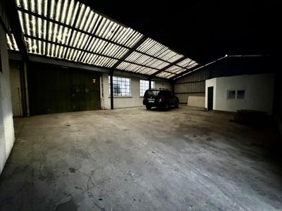 Local d'activité / Entrepôt - 879 m²
