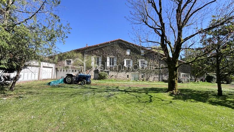 Propriété - 300 m² - 10 pièces