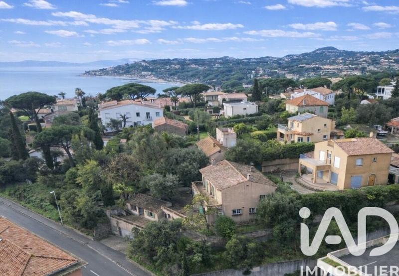 Maison - 250 m² - 9 pièces