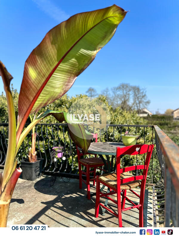 Maison - 212 m² - 7 pièces