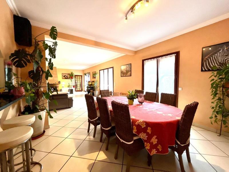Maison - 313 m² - 9 pièces