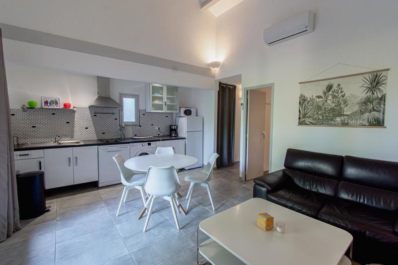 Local commercial - 1 171 m² - 58 pièces