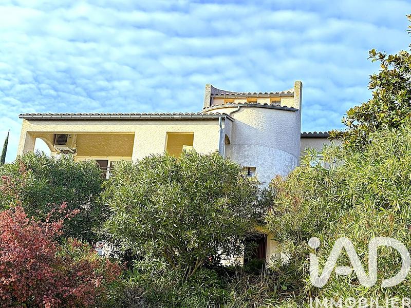 Maison - 240 m² - 10 pièces