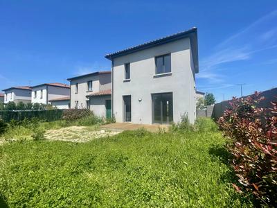Villa - 80 m² - 4 pièces