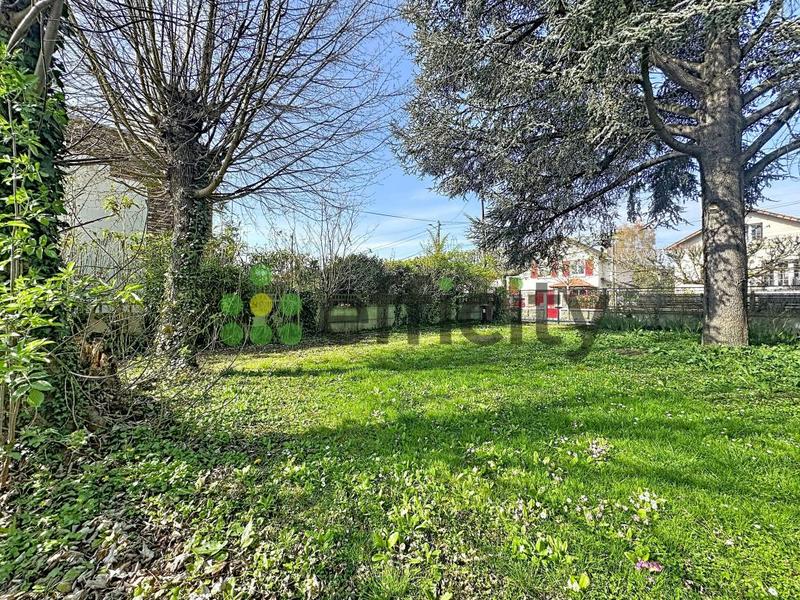 Terrain constructible - 370 m²