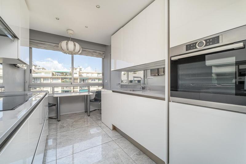 Appartement - 121 m² - 3 pièces