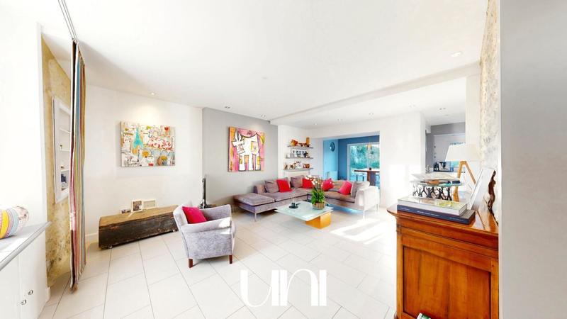 Maison - 232 m² - 8 pièces