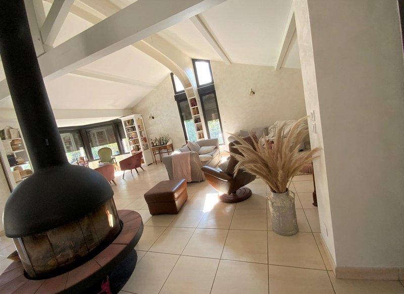 Maison - 225 m² - 7 pièces