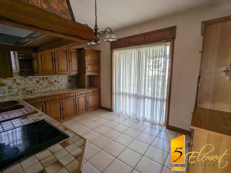 Maison - 179 m² - 6 pièces