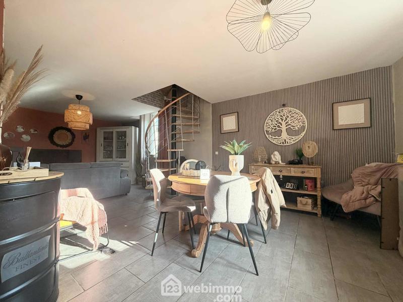 Maison - 184 m² - 6 pièces