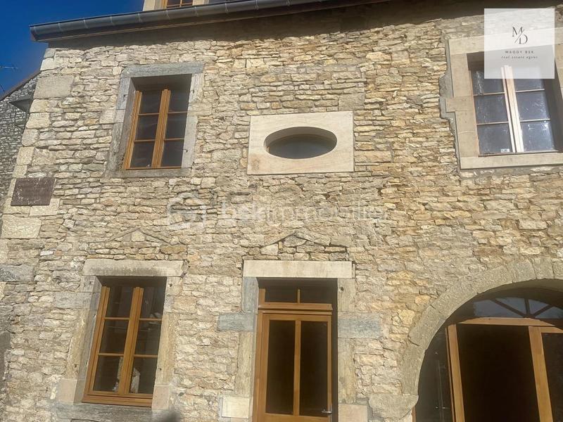 Propriété - 300 m² - 7 pièces