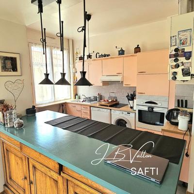 Appartement - 84 m² - 4 pièces