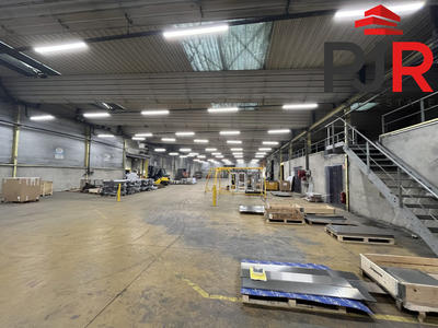 Local d'activités - 944 m²