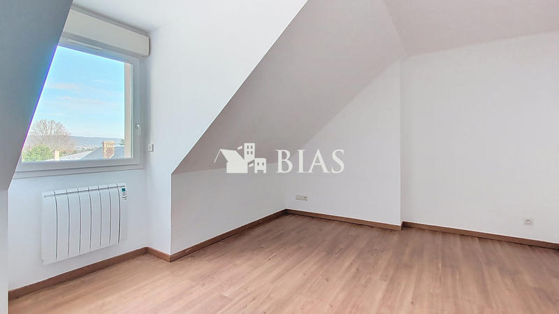 Appartement - 90 m² - 4 pièces