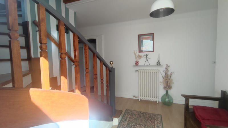 Maison - 230 m² - 6 pièces