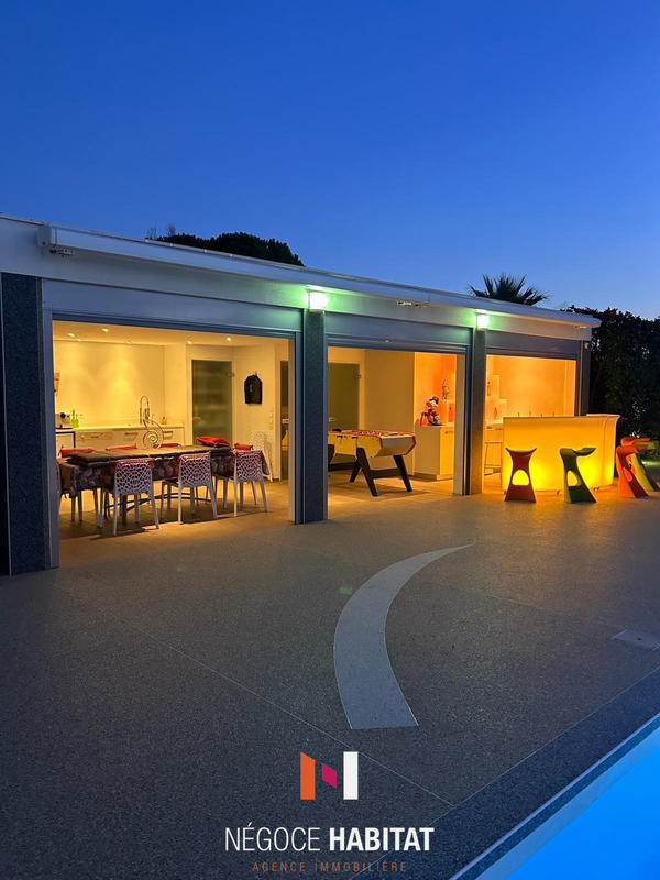 Maison - 251 m² - 6 pièces