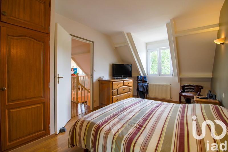 Maison - 225 m² - 10 pièces