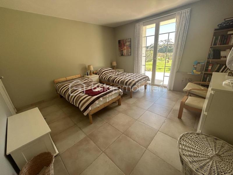 Maison en pierre - 175 m² - 6 pièces