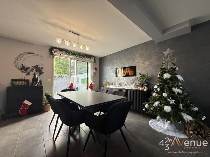 Maison - 98 m² - 5 pièces