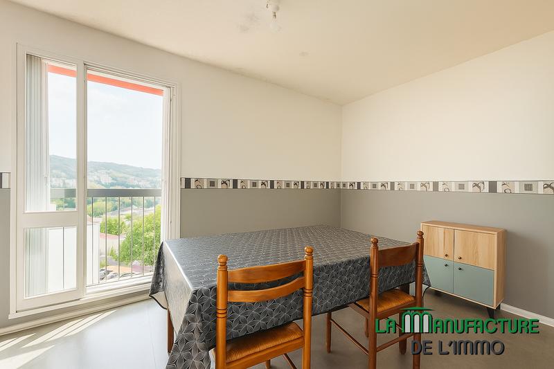 Appartement - 80 m² - 4 pièces