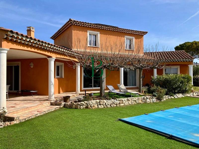 Villa - 175 m² - 6 pièces