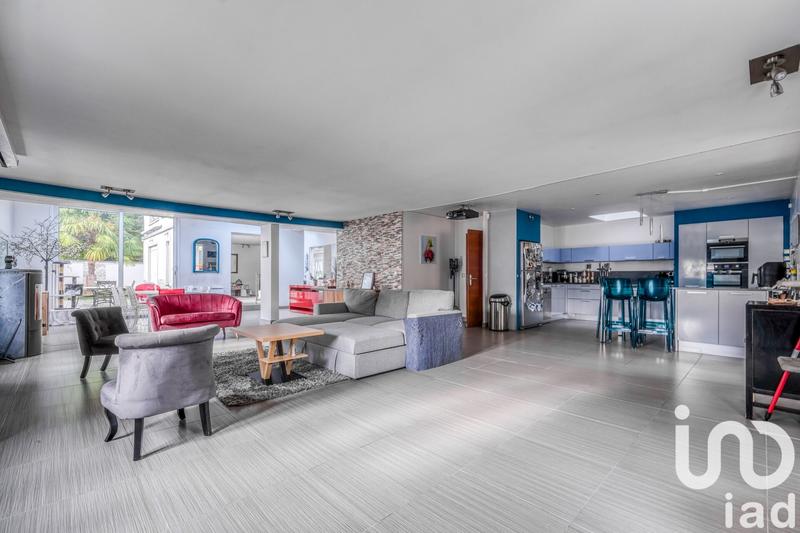 Maison de maîtres - 304 m² - 9 pièces