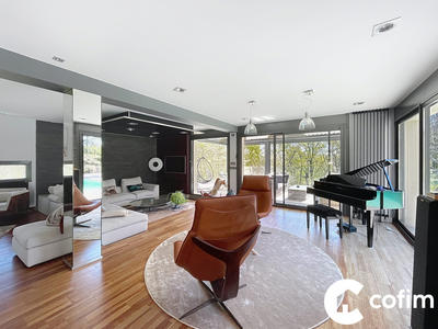 Maison contemporaine - 279 m² - 12 pièces