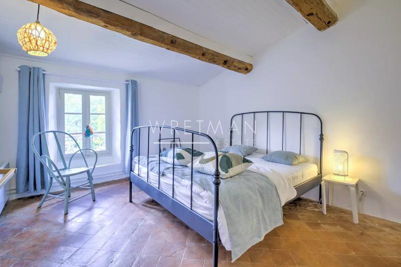 Villa - 257 m² - 10 pièces