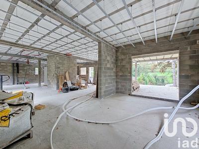 Maison - 237 m² - 7 pièces