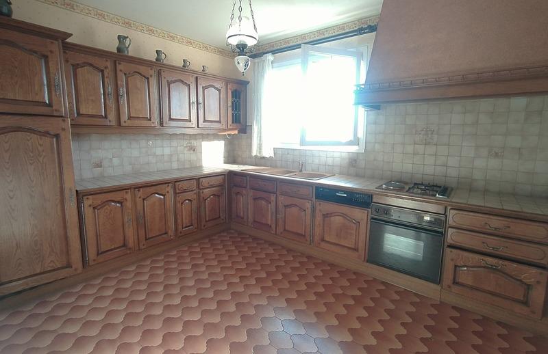 Maison - 222 m² - 8 pièces