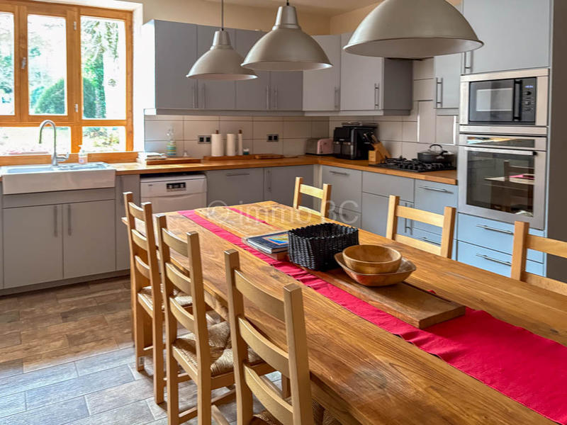 Maison en pierre - 190 m² - 6 pièces