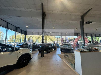 Entrepôt - 2 600 m²