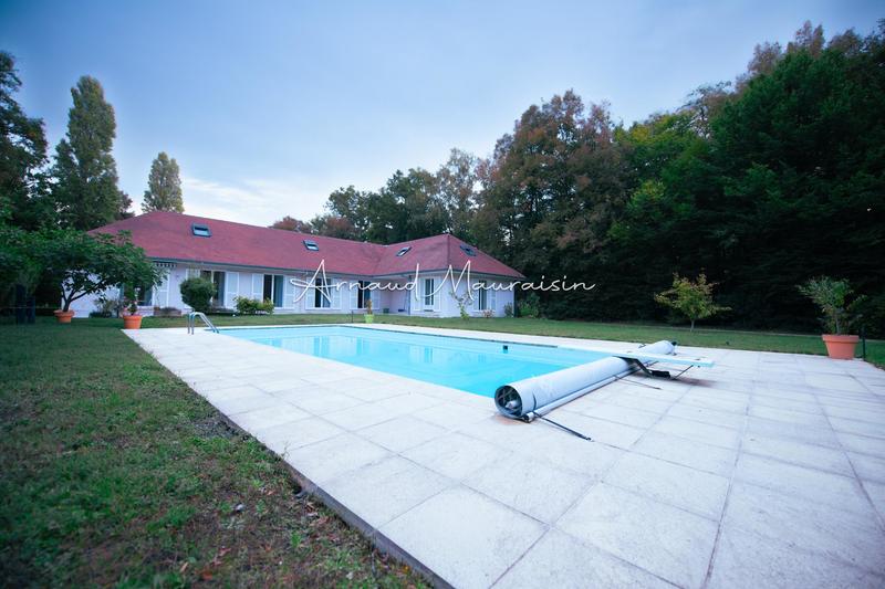 Villa - 300 m² - 7 pièces