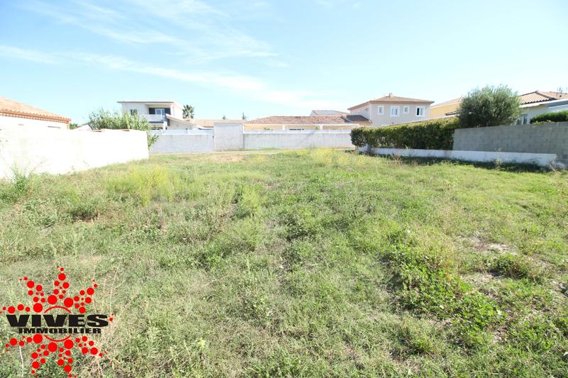 Terrain constructible - 697 m²