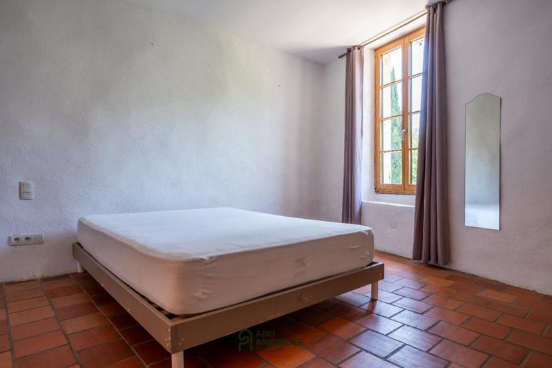 Propriété - 406 m² - 9 pièces