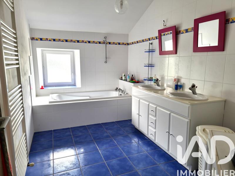 Maison de village - 279 m² - 10 pièces