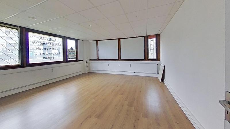 Bureau - 81 m² - 3 pièces