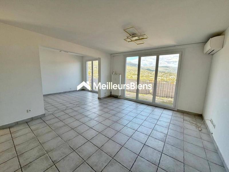 Appartement - 81 m² - 5 pièces
