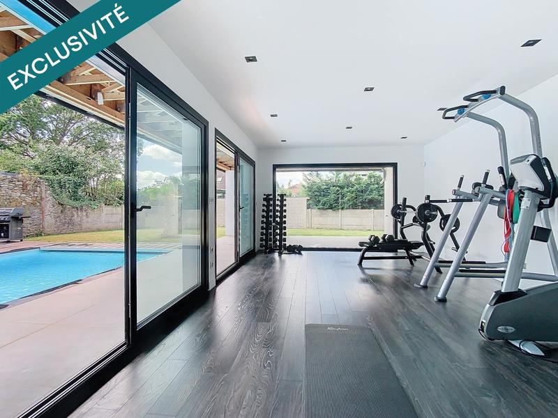 Maison - 246 m² - 6 pièces