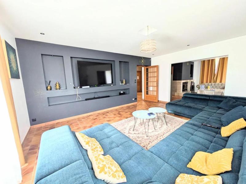 Maison - 205 m² - 7 pièces