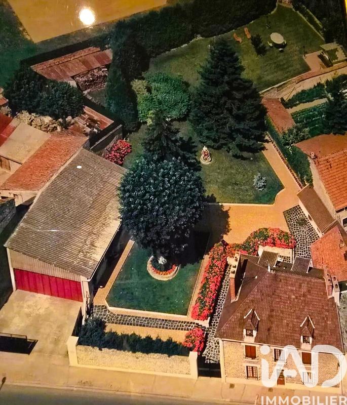 Maison - 240 m² - 9 pièces