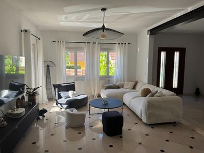 Maison - 145 m² - 6 pièces