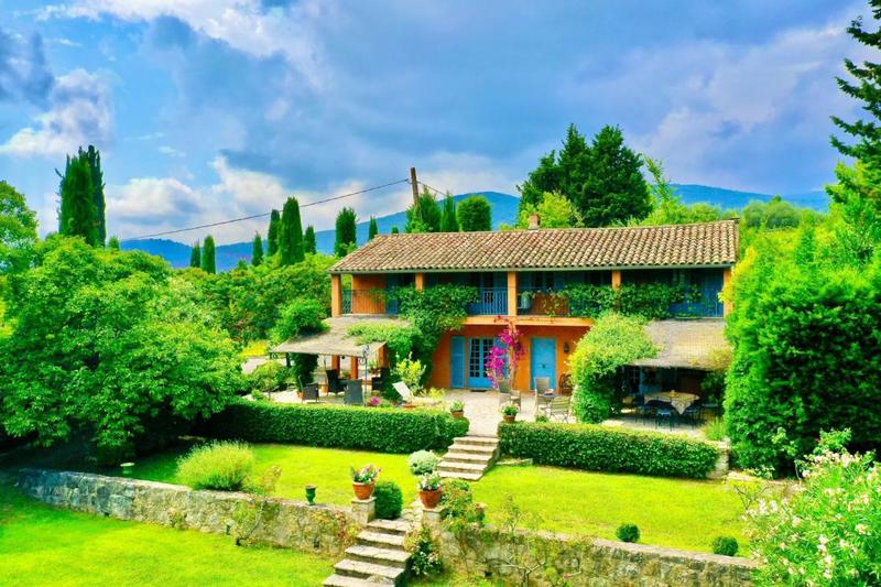 Mas - 318 m² - 12 pièces