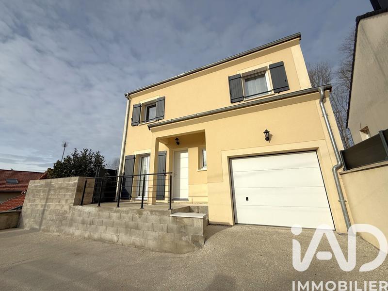Maison - 98 m² - 4 pièces