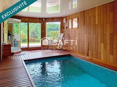 Maison - 295 m² - 8 pièces