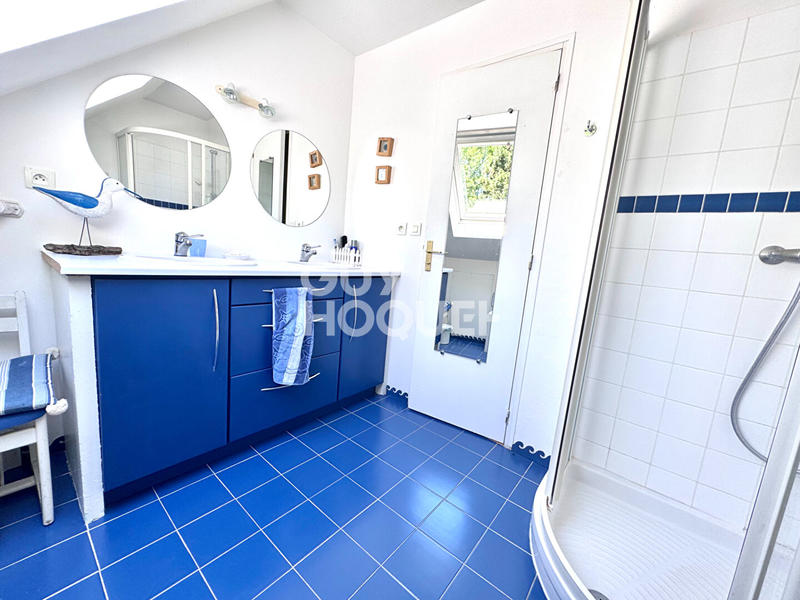 Maison - 186 m² - 9 pièces